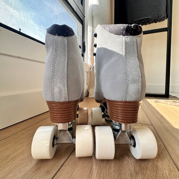 The Moon Boot Roller Skates - Picture 6 of 7